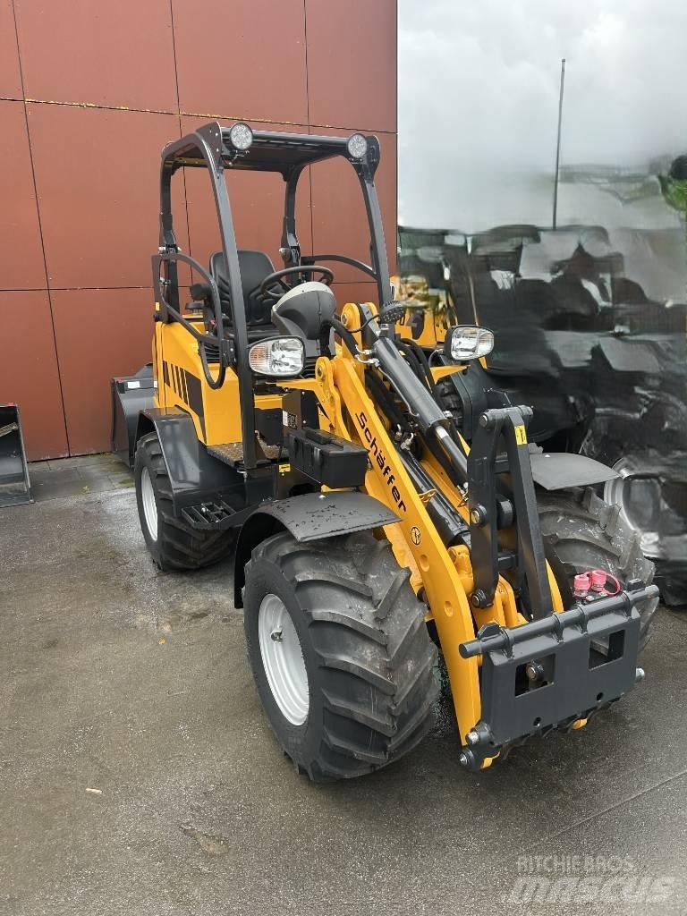 Schäffer 2445S Carregadoras de direcção deslizante
