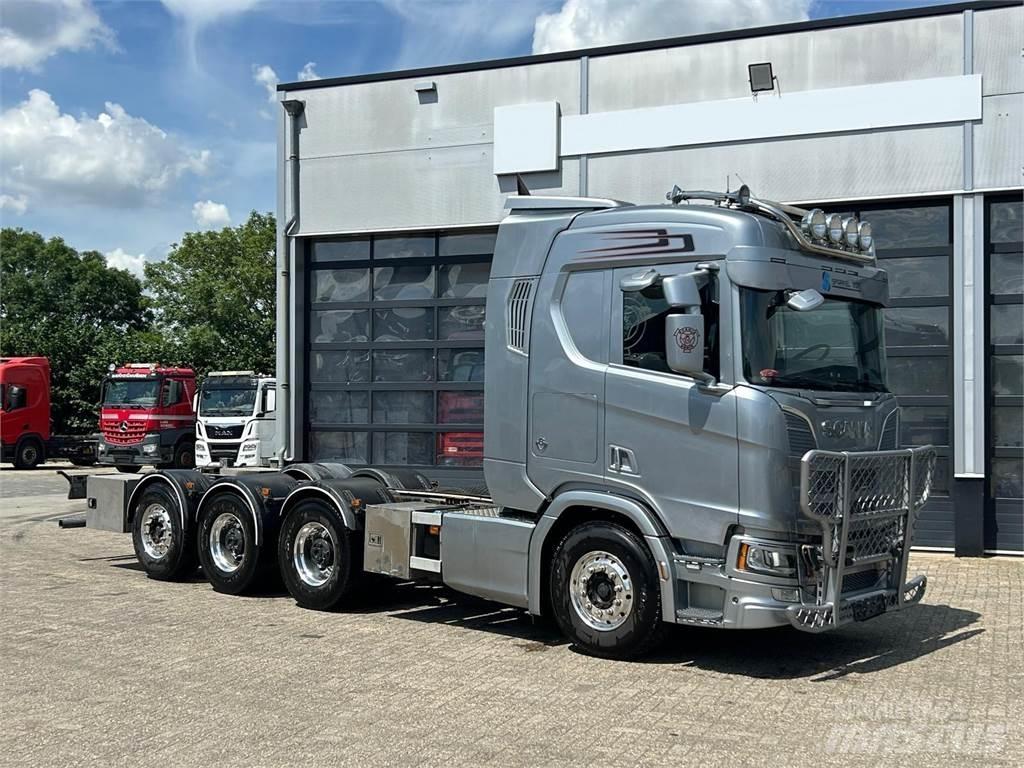 Scania R 650 8X4 Camiões de chassis e cabine