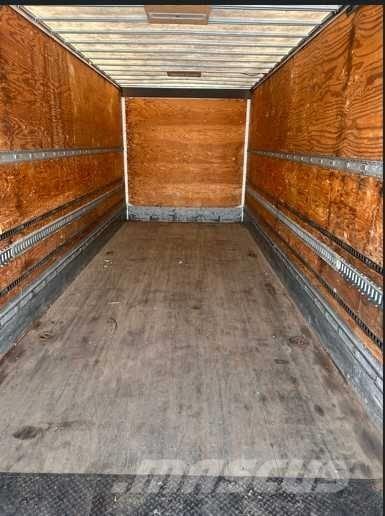 Freightliner M2-112 Camiões de caixa fechada