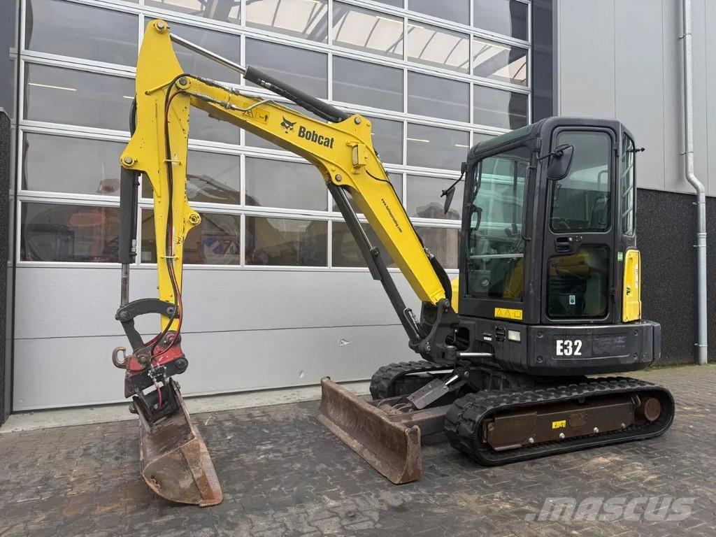 Bobcat E32 Mini Escavadoras <7t
