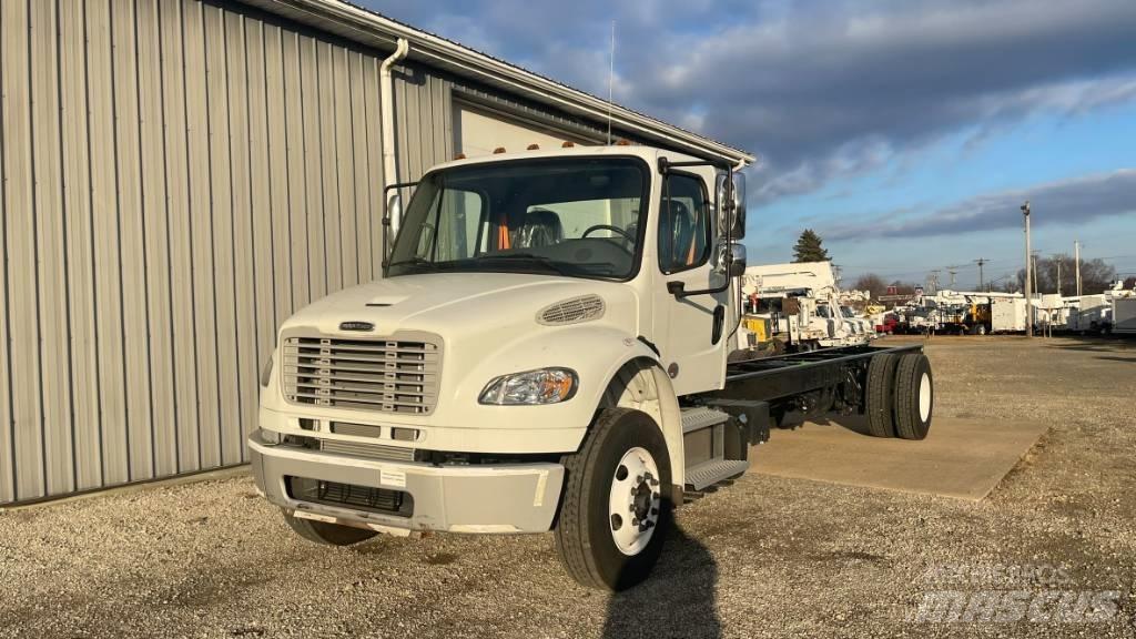 Freightliner M2 Camiões de chassis e cabine