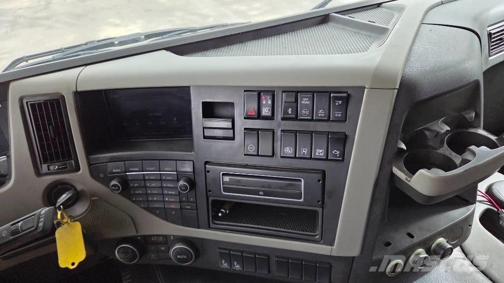 Volvo FM460 6X2*4 Camiões Ampliroll
