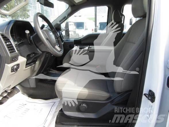 Ford F550 Camiões basculantes
