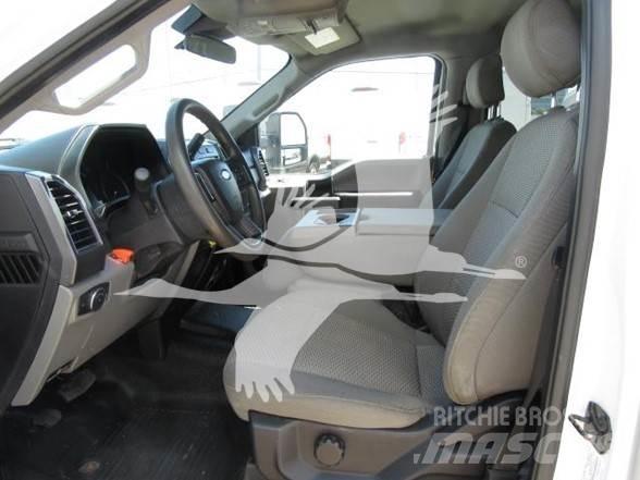 Ford F550 Camiões estrado/caixa aberta
