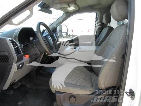 Ford F550 Camiões estrado/caixa aberta