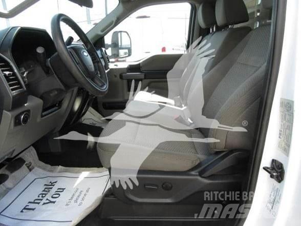 Ford F550 Camiões basculantes