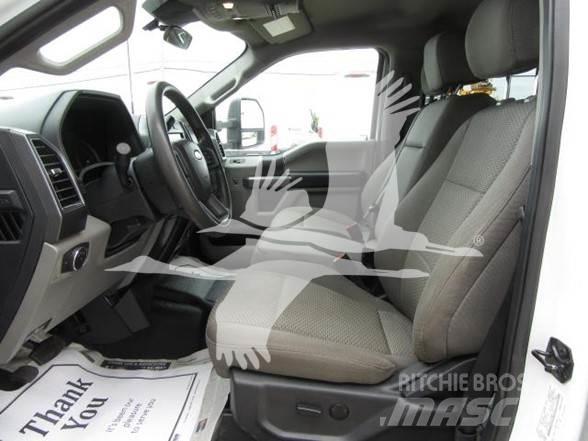 Ford F550 Camiões estrado/caixa aberta