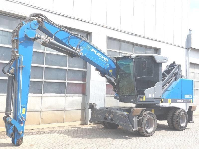 Fuchs MHL 320 F Manipuladores de resíduos / indústria
