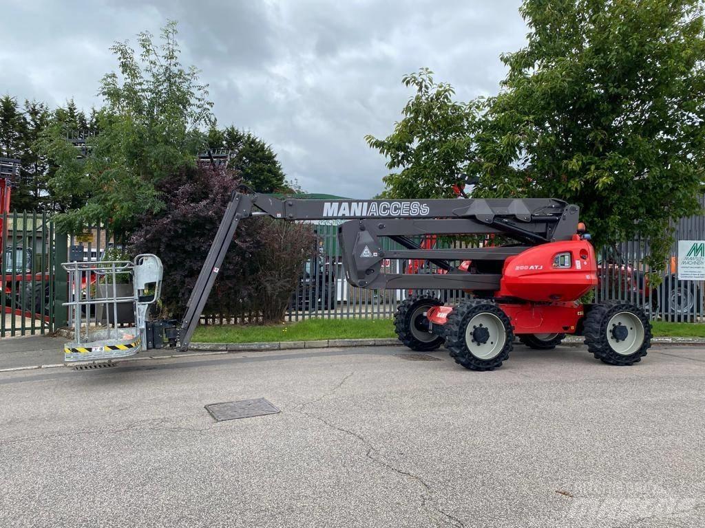 Manitou 200 ATJ Elevadores braços articulados