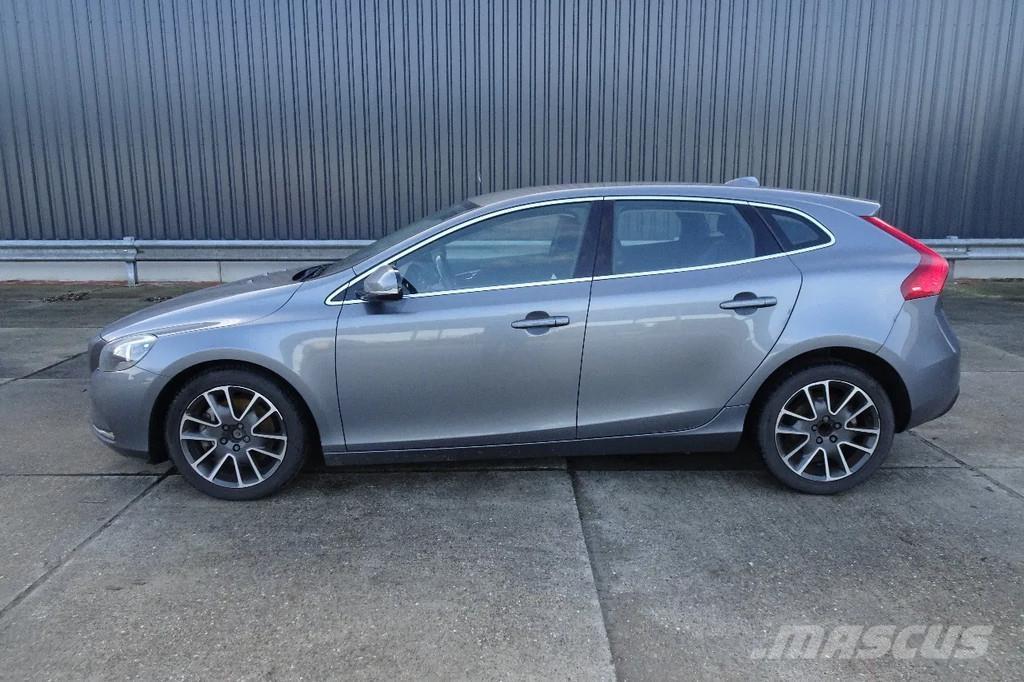 Volvo V40 . Carros Ligeiros