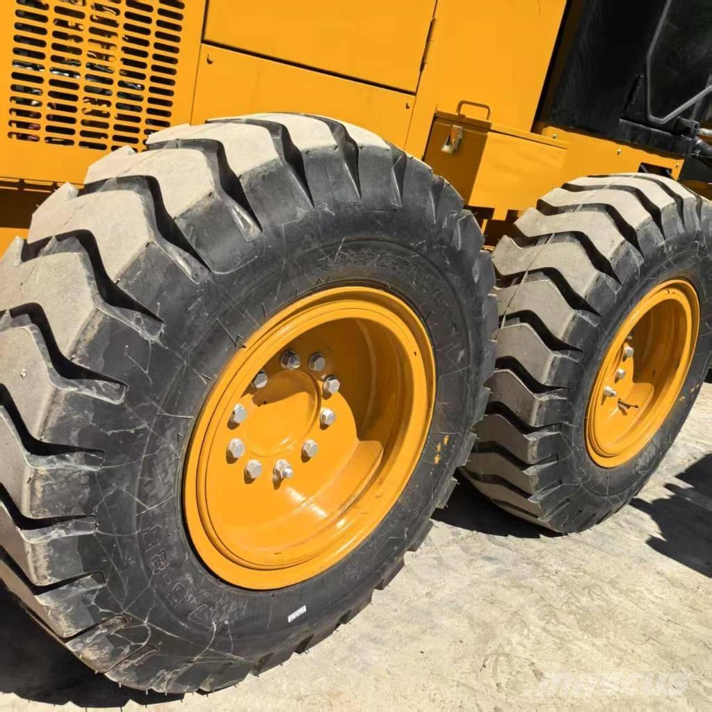 CAT 140 K Motoniveladoras