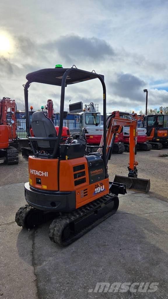 Hitachi ZX 19 Mini Escavadoras <7t