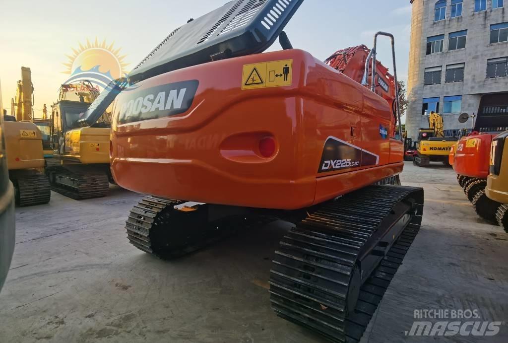 Doosan DX 225 Escavadoras de rastos