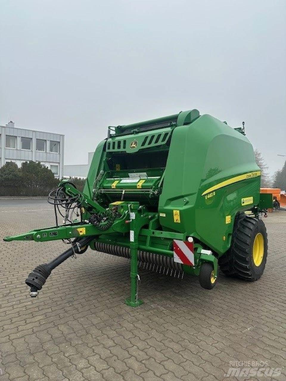 John Deere V461R Enfardadeira de rolos