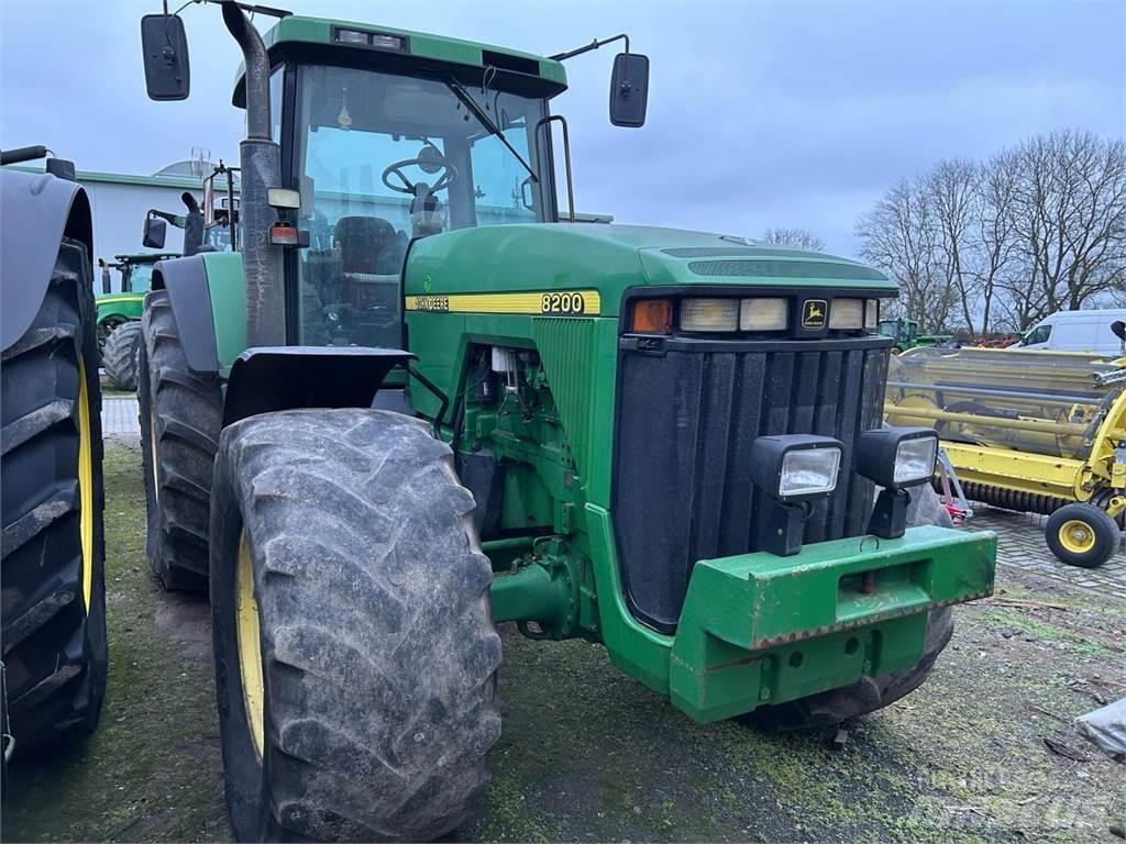 John Deere 8200 Tratores Agrícolas usados