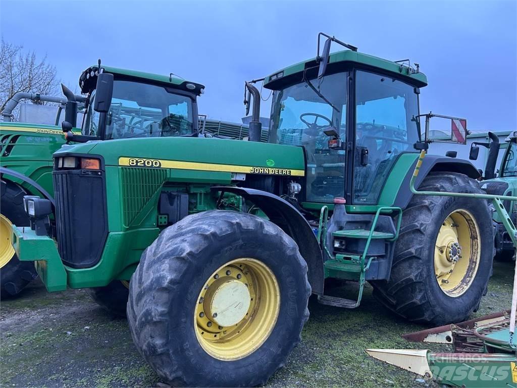 John Deere 8200 Tratores Agrícolas usados