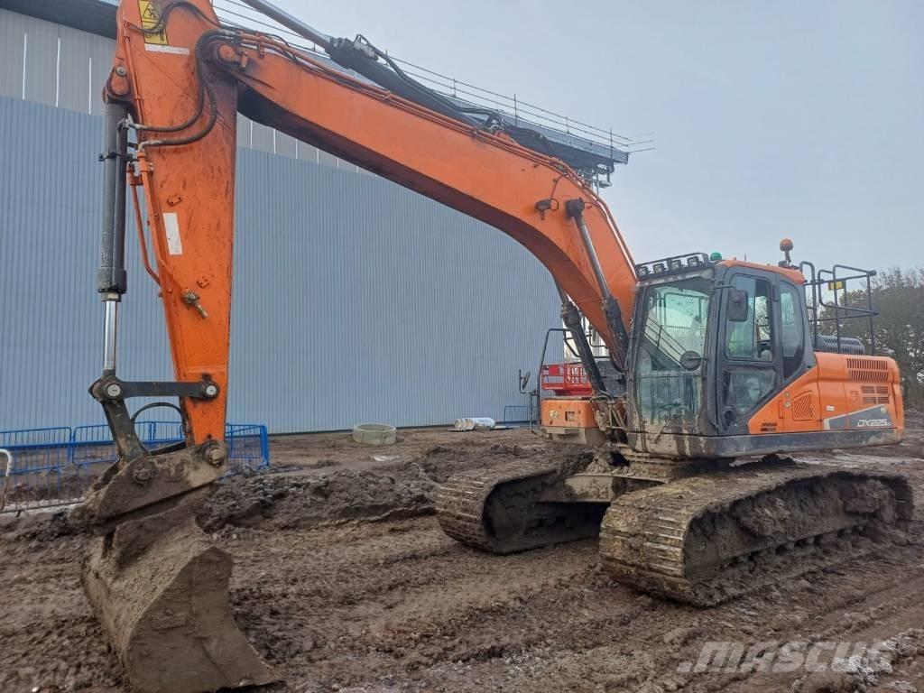 Doosan DX 225 LC-5 Escavadoras de rastos