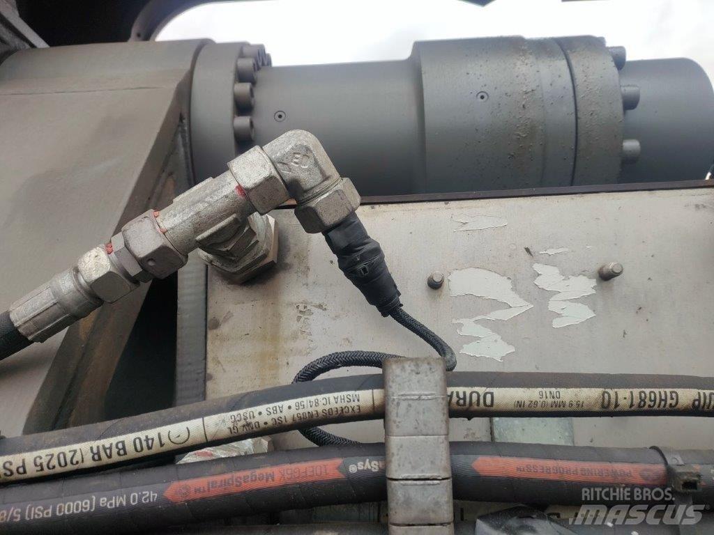 Liebherr LV36 Bate-estacas vibratório