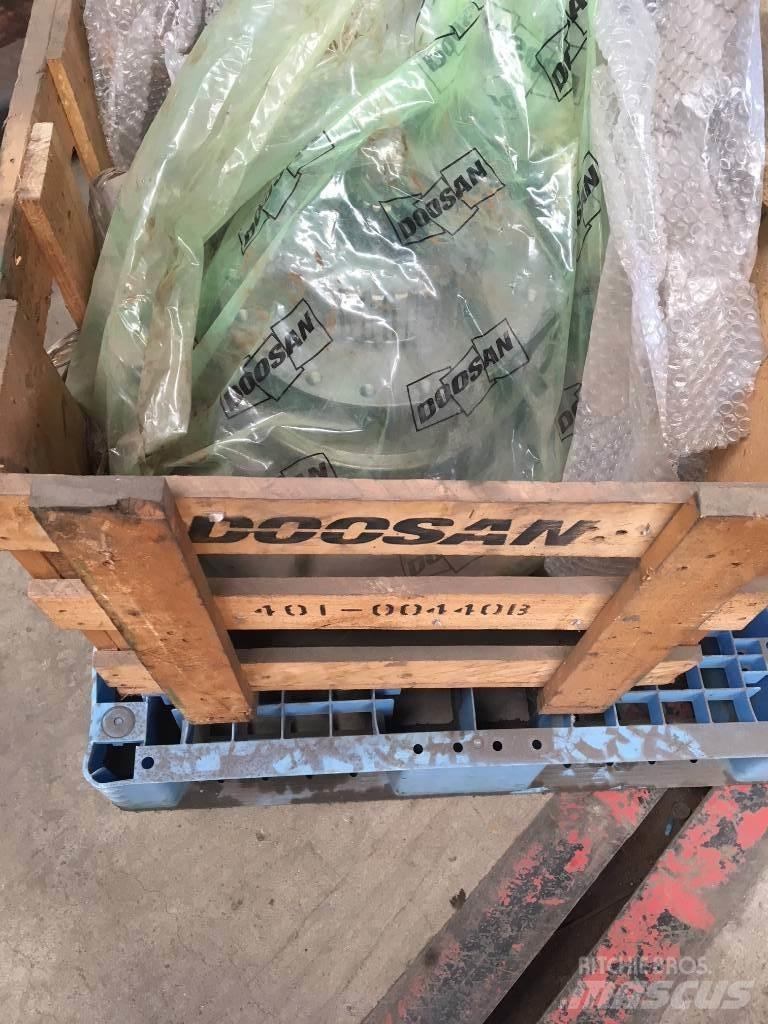 Doosan DX 300 Escavadoras de rastos