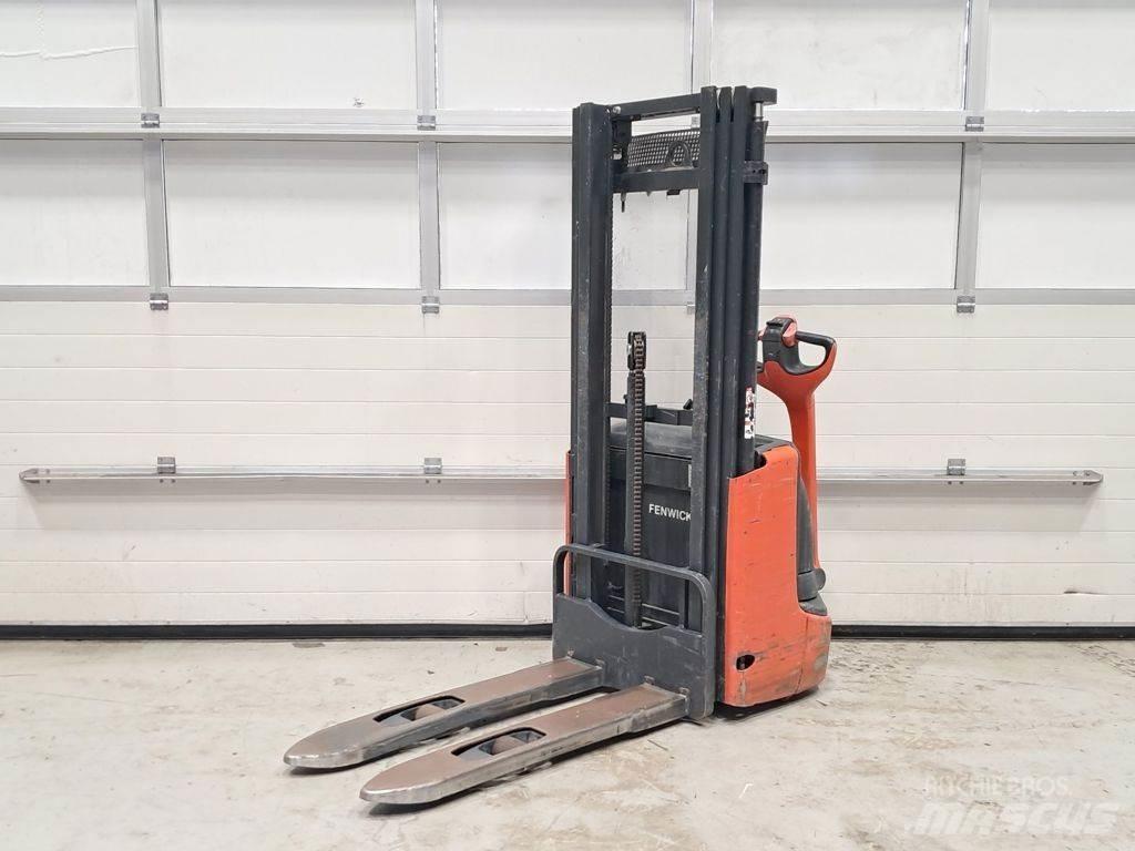 Linde L10 Empilhador para operador externo