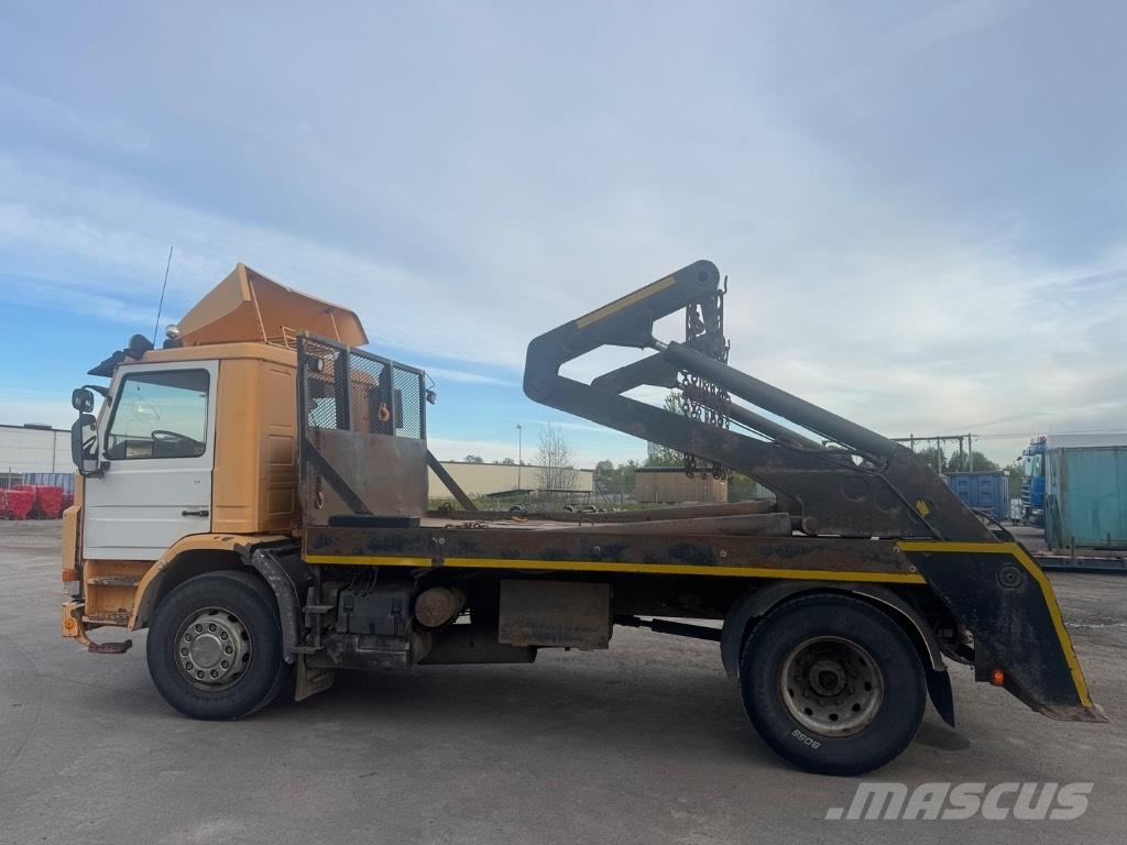 Scania P 82 H Camiões multibenne