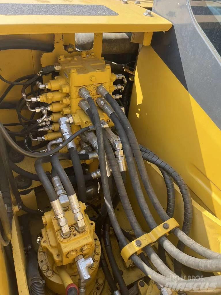 Komatsu PC 130-8 Escavadoras Midi 7t - 12t