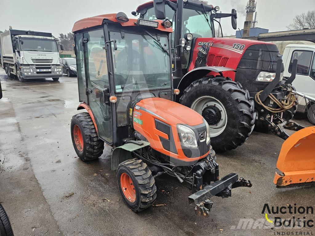 Kioti CK 2810 Tratores Agrícolas usados