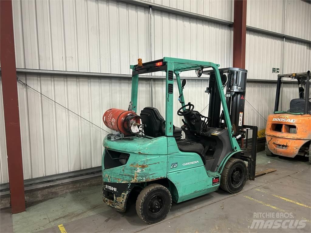 Mitsubishi FG25NT Empilhadores a gás