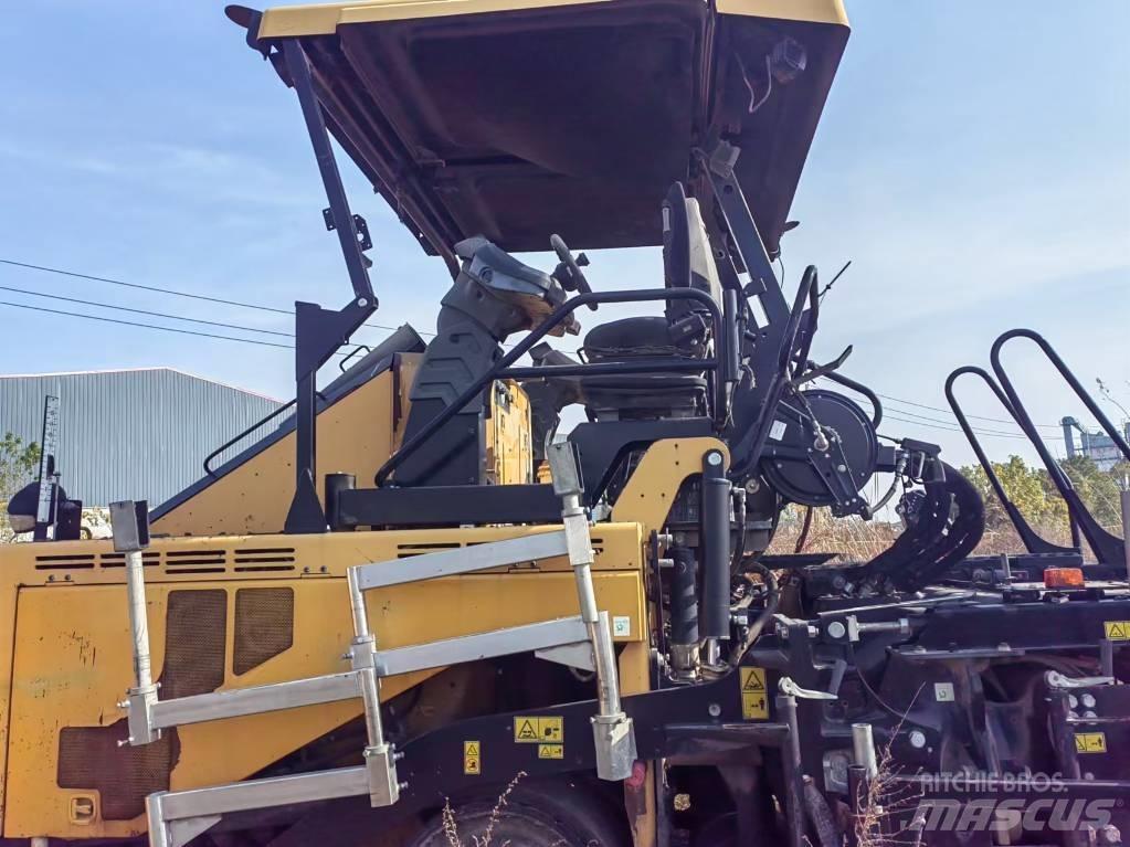 CAT AP655F Pavimentadoras de asfalto