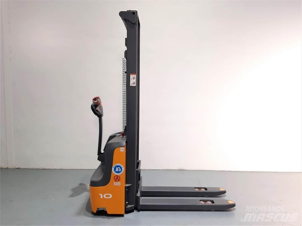 XEA 10 2S350 Empilhador para operador externo