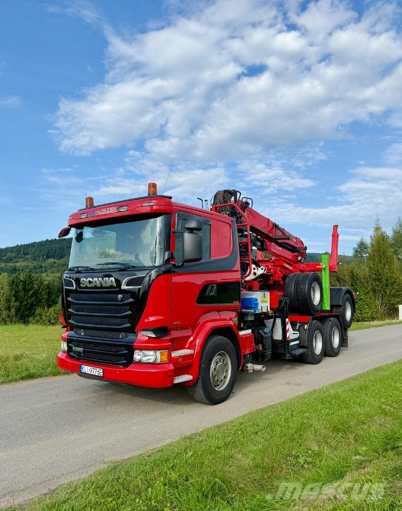 Scania R580 V8 6x4 Camiões de caixa fechada