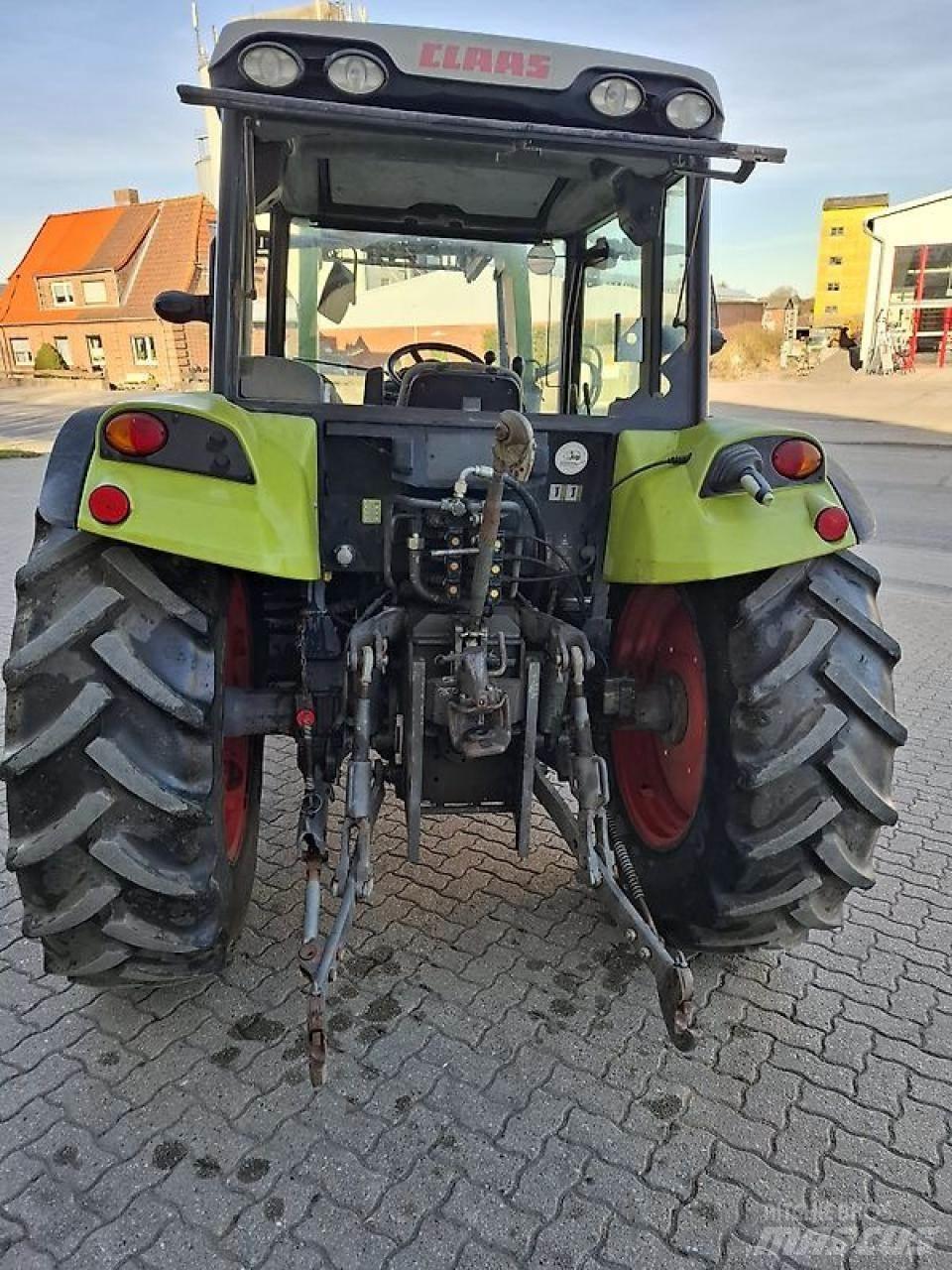 CLAAS AXOS 330 CX Tratores Agrícolas usados