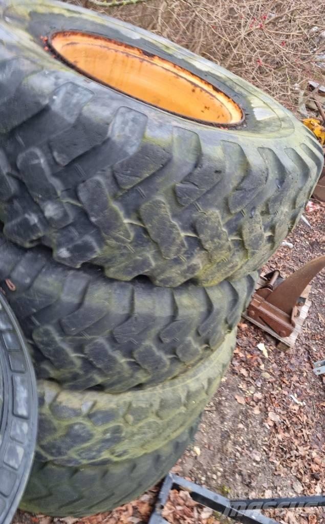  Dæk og fælg Case 721 Pás carregadoras de rodas