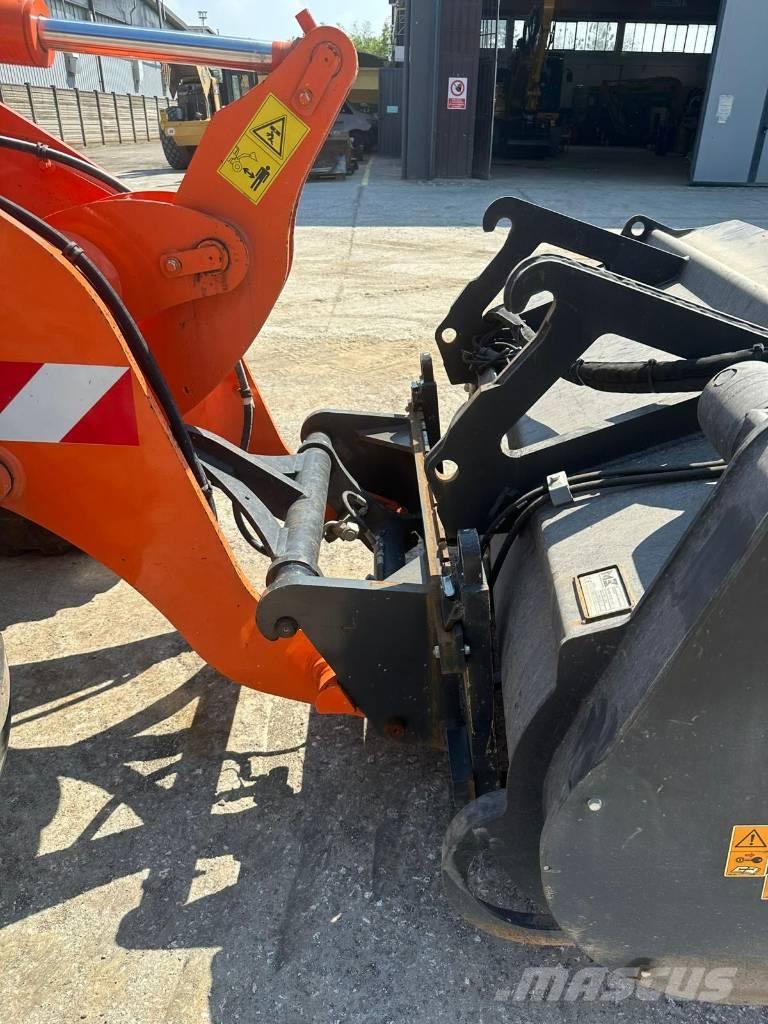 Komatsu WA 80 M-8 Pás carregadoras de rodas