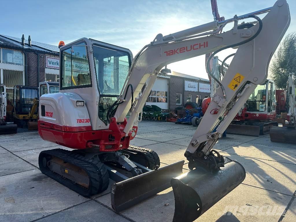 Takeuchi TB 230 Mini Escavadoras <7t