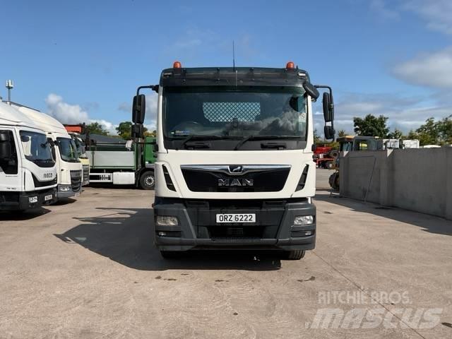 MAN TGM 18.250 Camiões multibenne