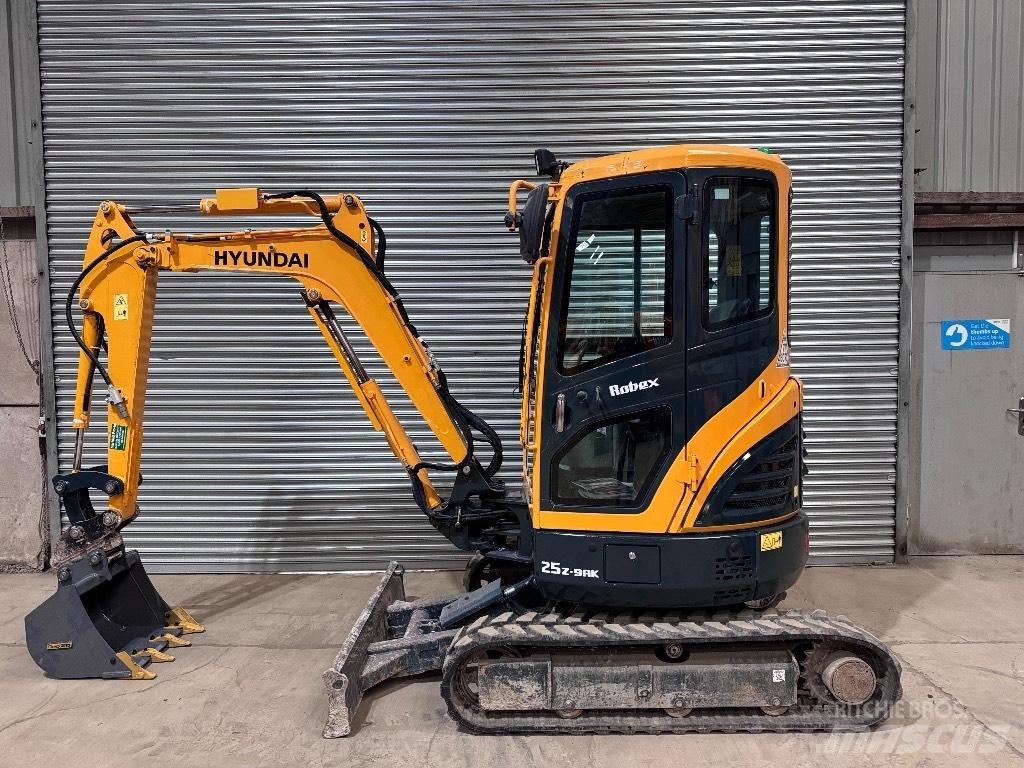 Hyundai R25Z-9 AK Mini Escavadoras <7t