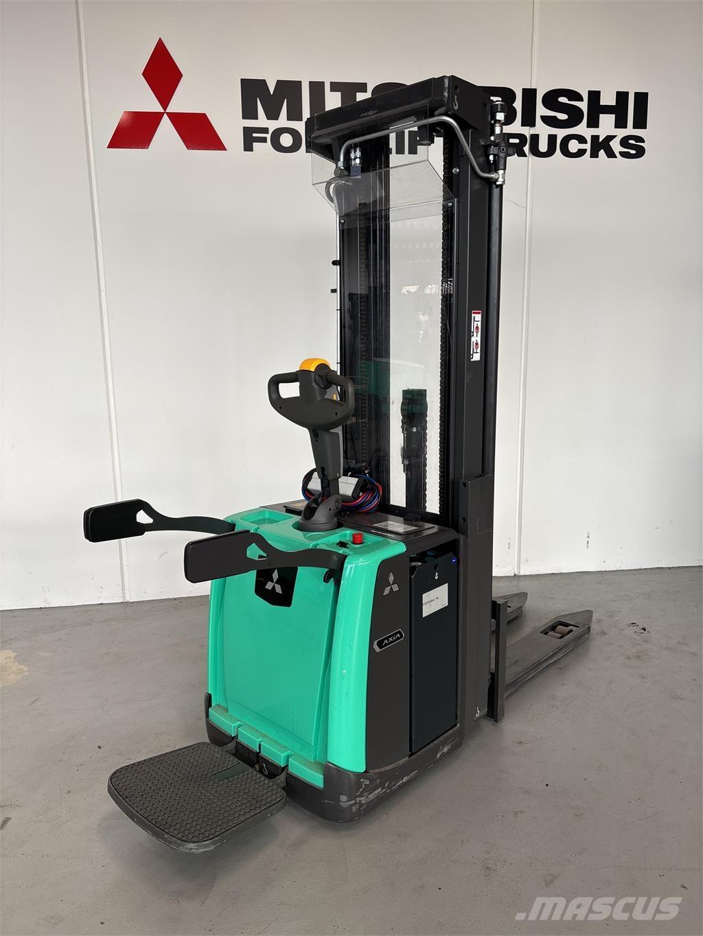 Mitsubishi SBV16PI Self propelled stackers