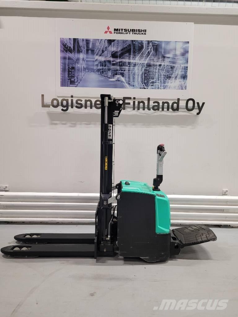Mitsubishi SBP16N2IR Self propelled stackers