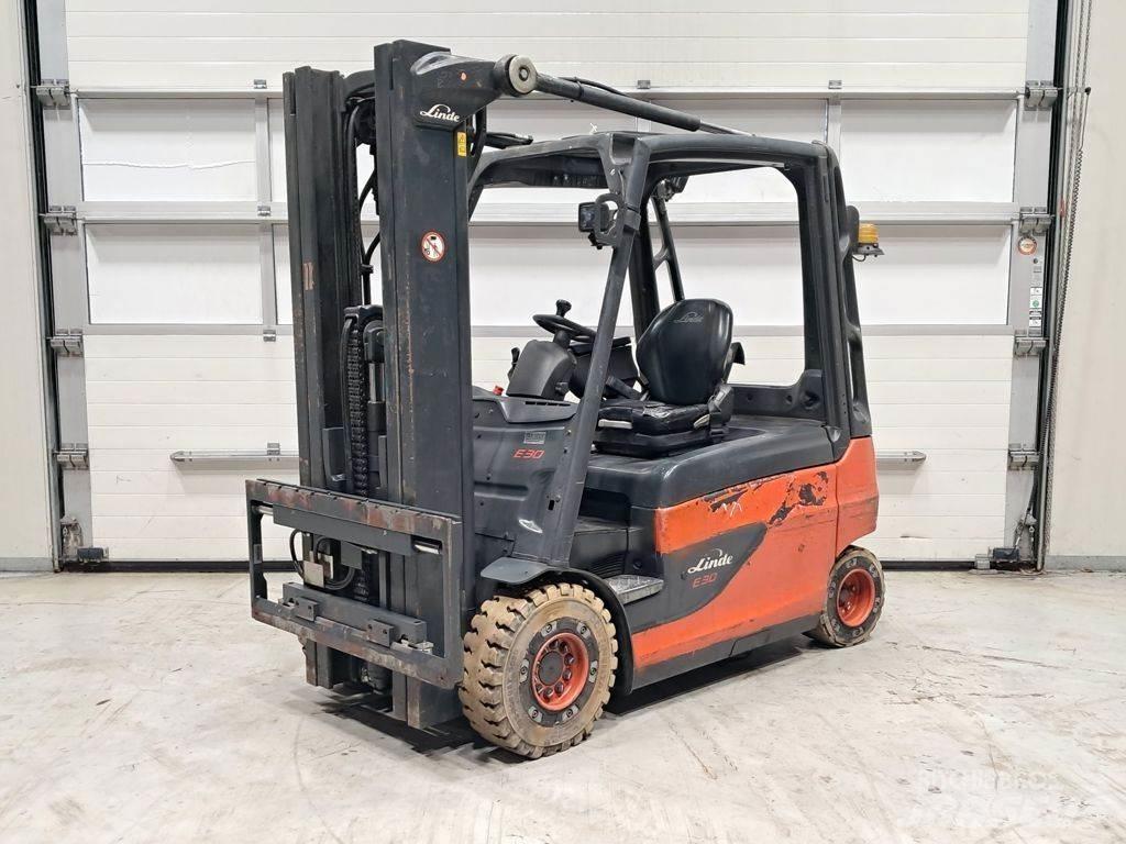 Linde E30L-01 Empilhadores eléctricos