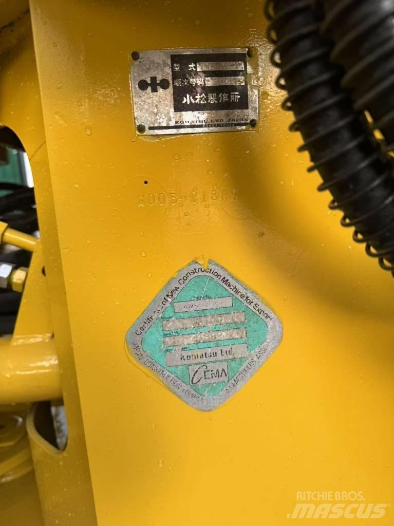 Komatsu WA100-1 Pás carregadoras de rodas