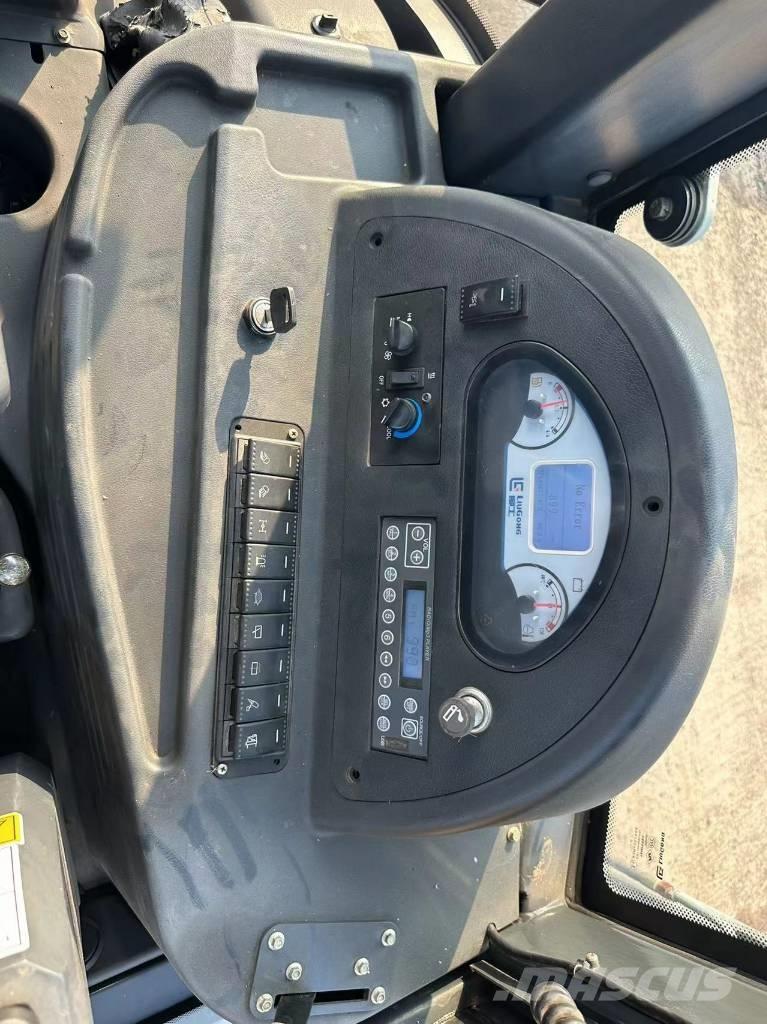 LiuGong CLG 777 A Retroescavadoras