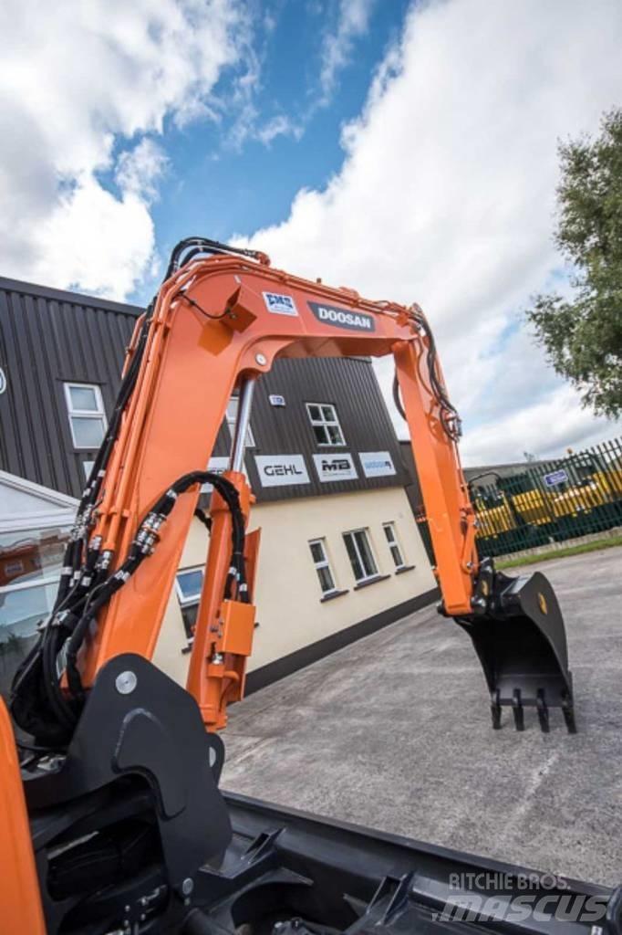 Doosan DX 85 R Escavadoras Midi 7t - 12t
