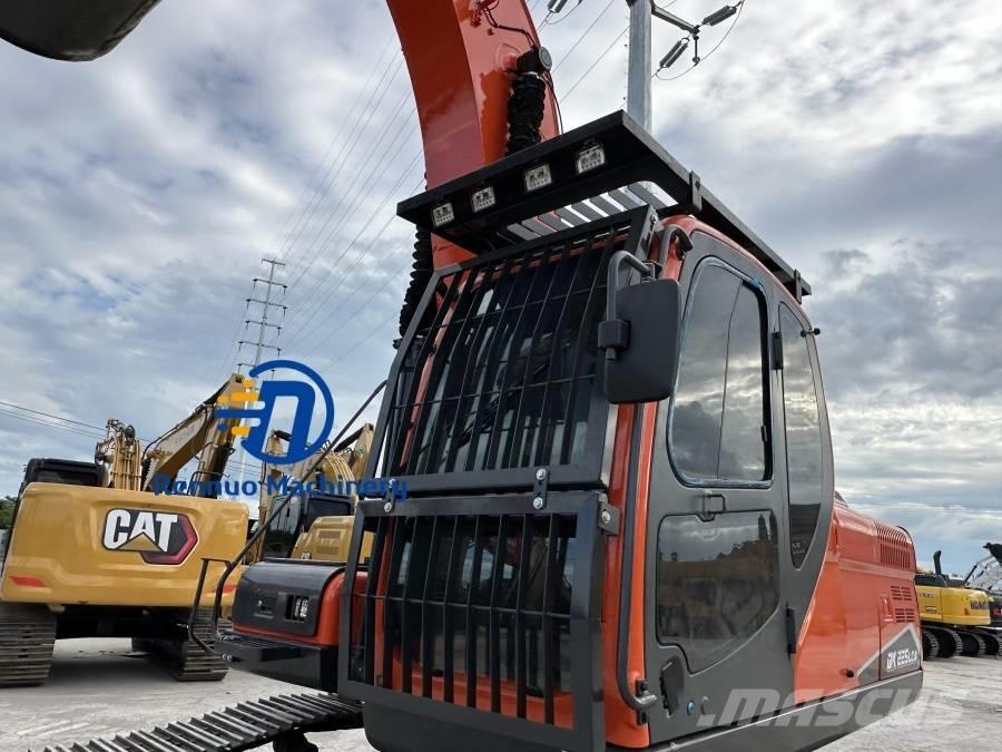 Doosan DX 225 LCA Escavadoras de rastos