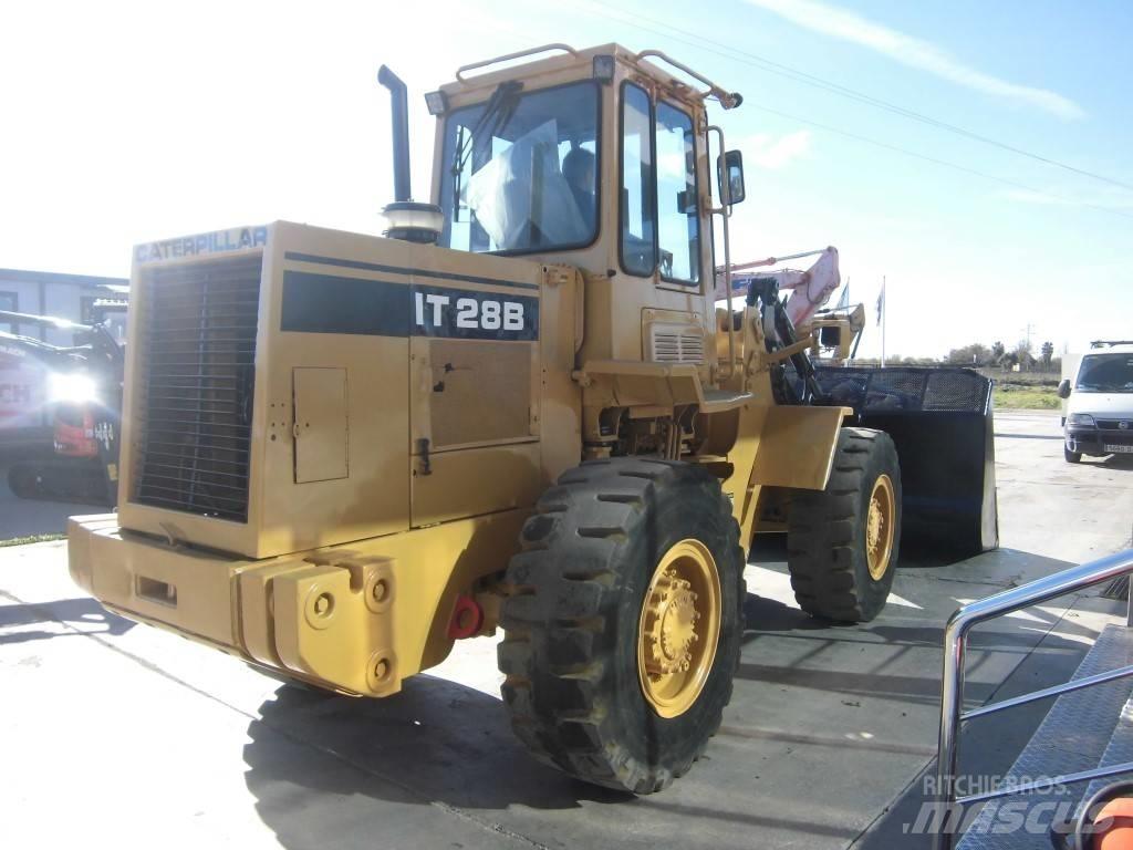 CAT IT 28 Pás carregadoras de rodas