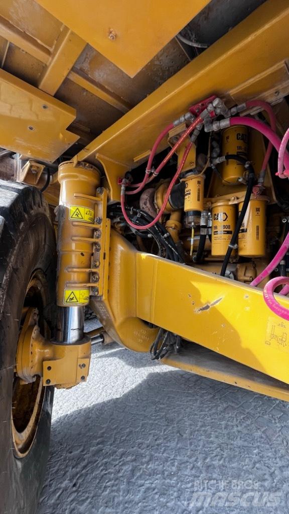 CAT 773 E Camiőes dumper basculantes rígidos