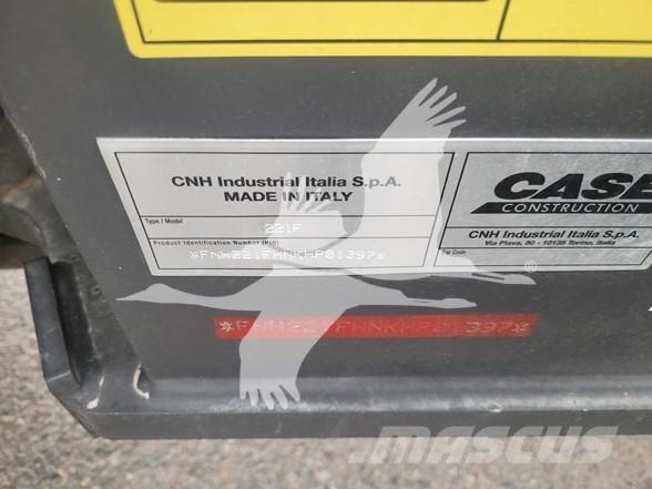 CASE 221F Pás carregadoras de rodas