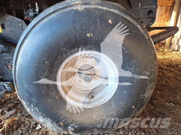 Case IH RB565 Enfardadeira de rolos