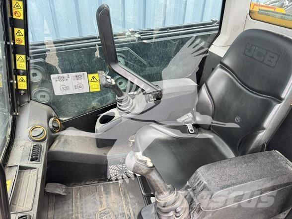 JCB 3TS-8T Carregadoras de direcção deslizante