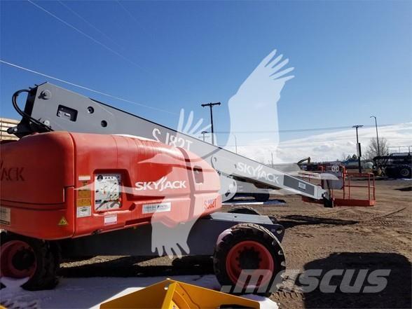 SkyJack SJ82T Elevadores braços Telescópicos